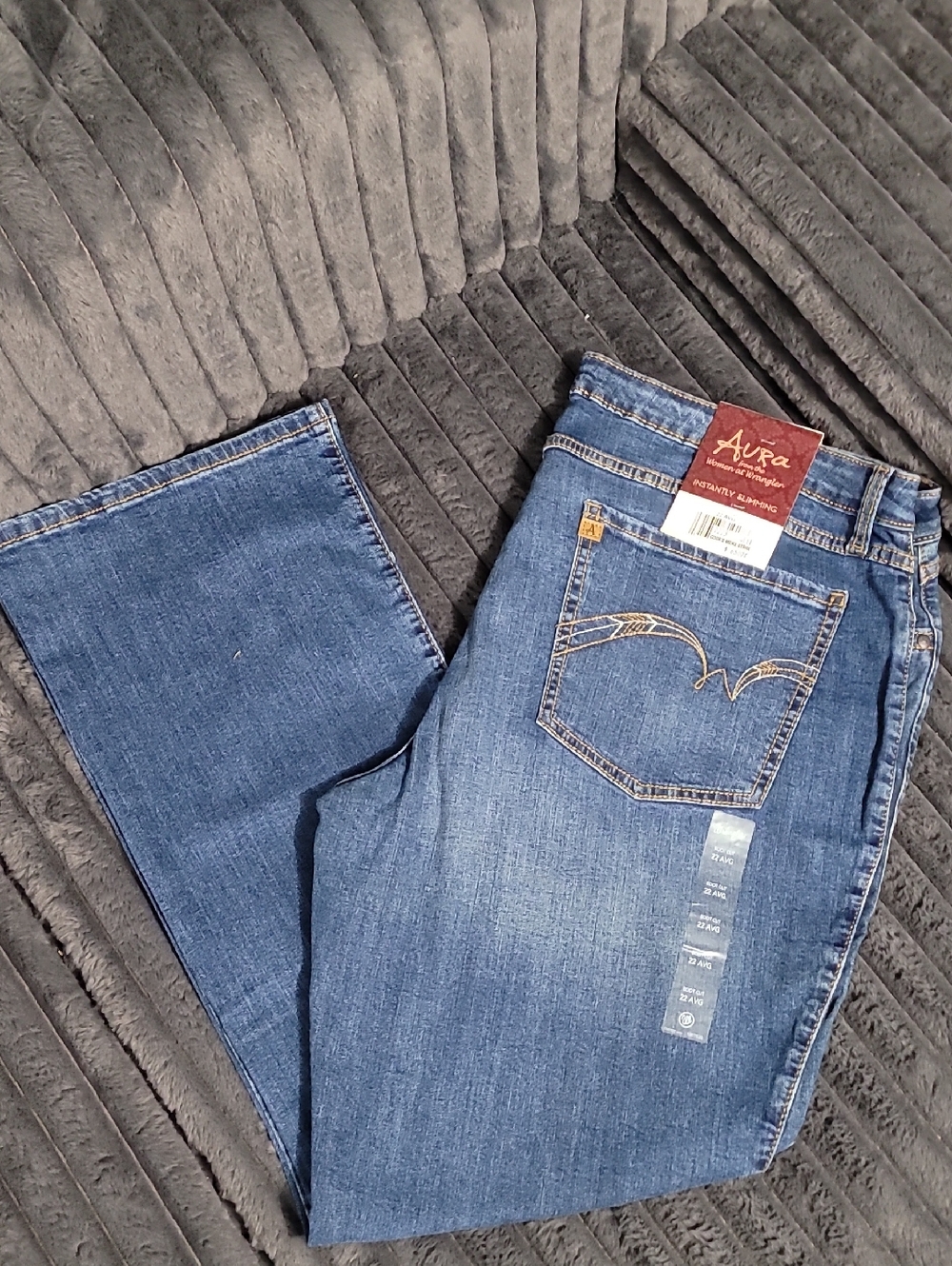Aura Straight-Leg Women's Jeans in Medium Blue Wash
